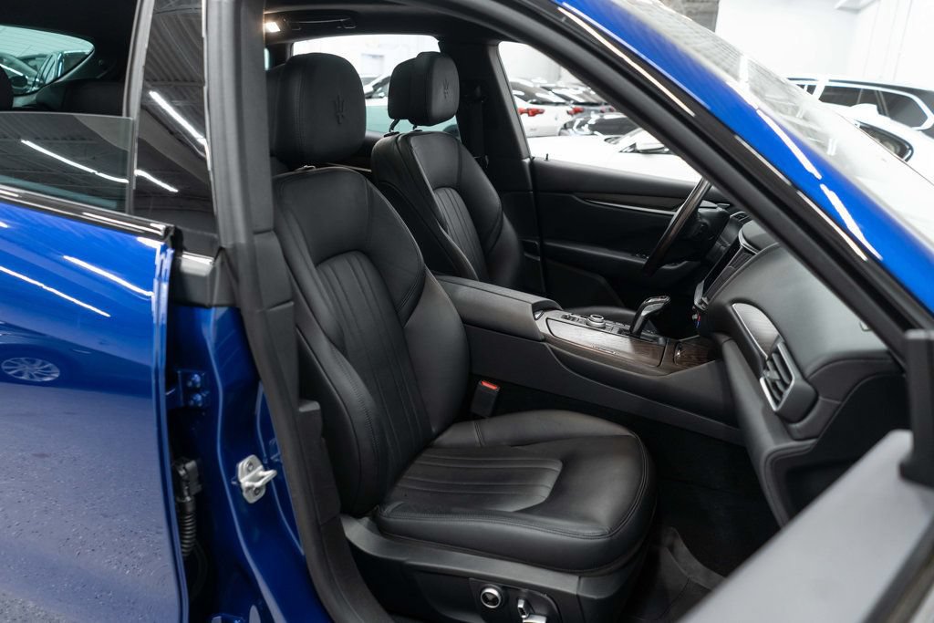 Used 2022 Maserati Levante GT AWD/4WD image 11