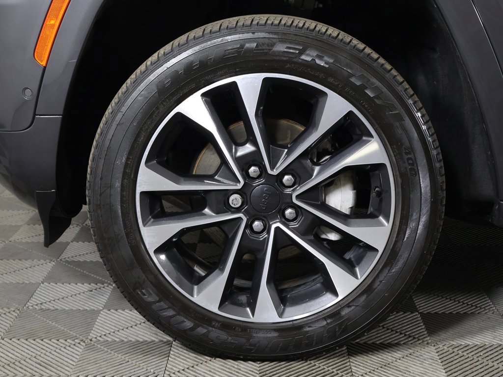 Used 2022 Jeep Grand Cherokee Overland w/ Luxury Tech Group IV image 28