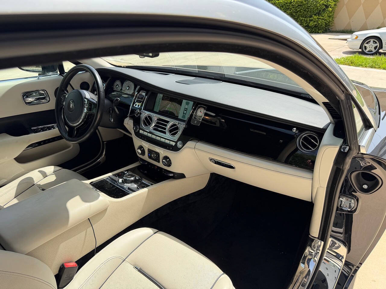Used 2016 Rolls-Royce Wraith RWD image 16
