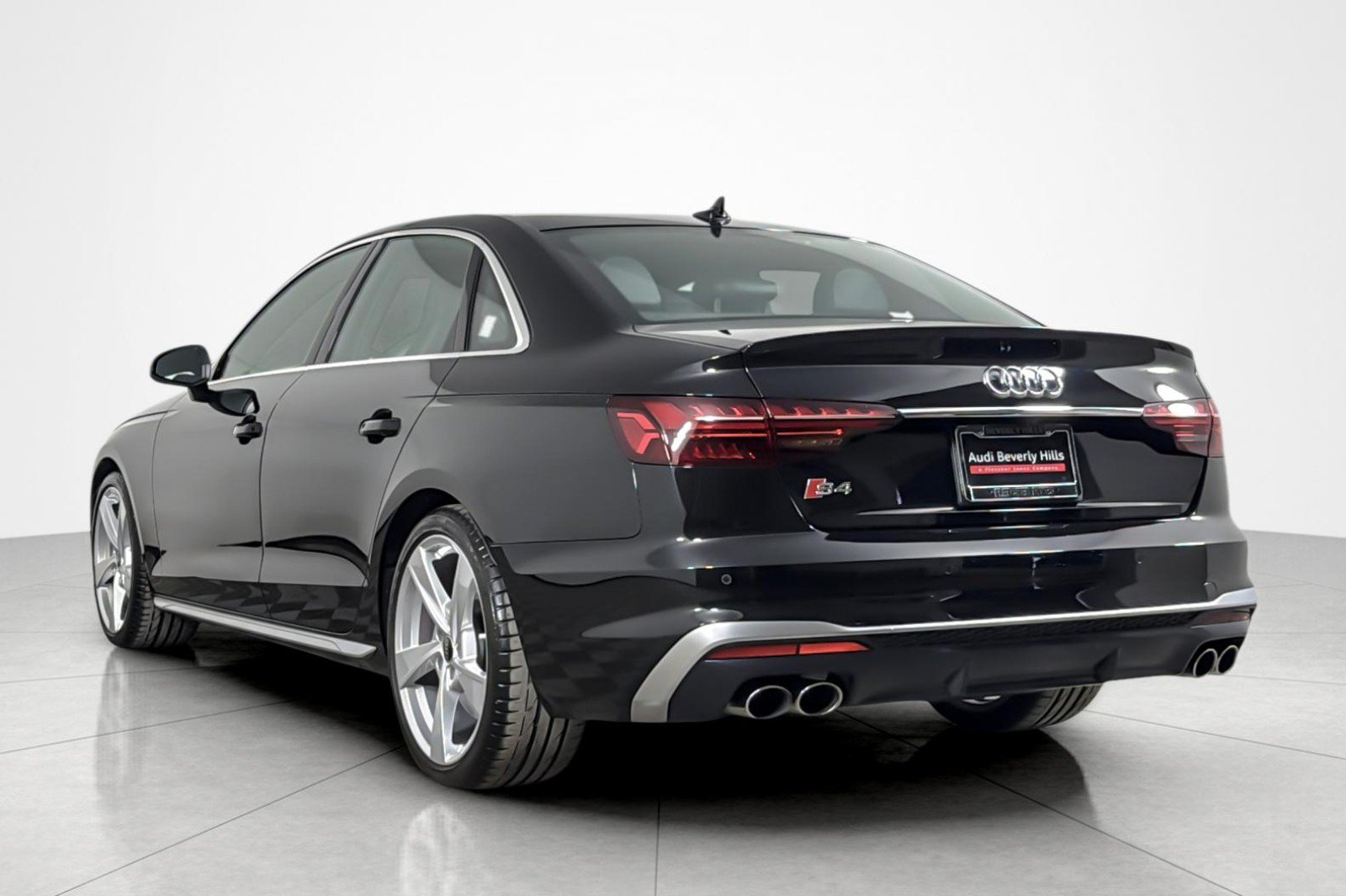 Used 2023 Audi S4 Premium Plus w/ Premium Plus Package AWD/4WD image 3