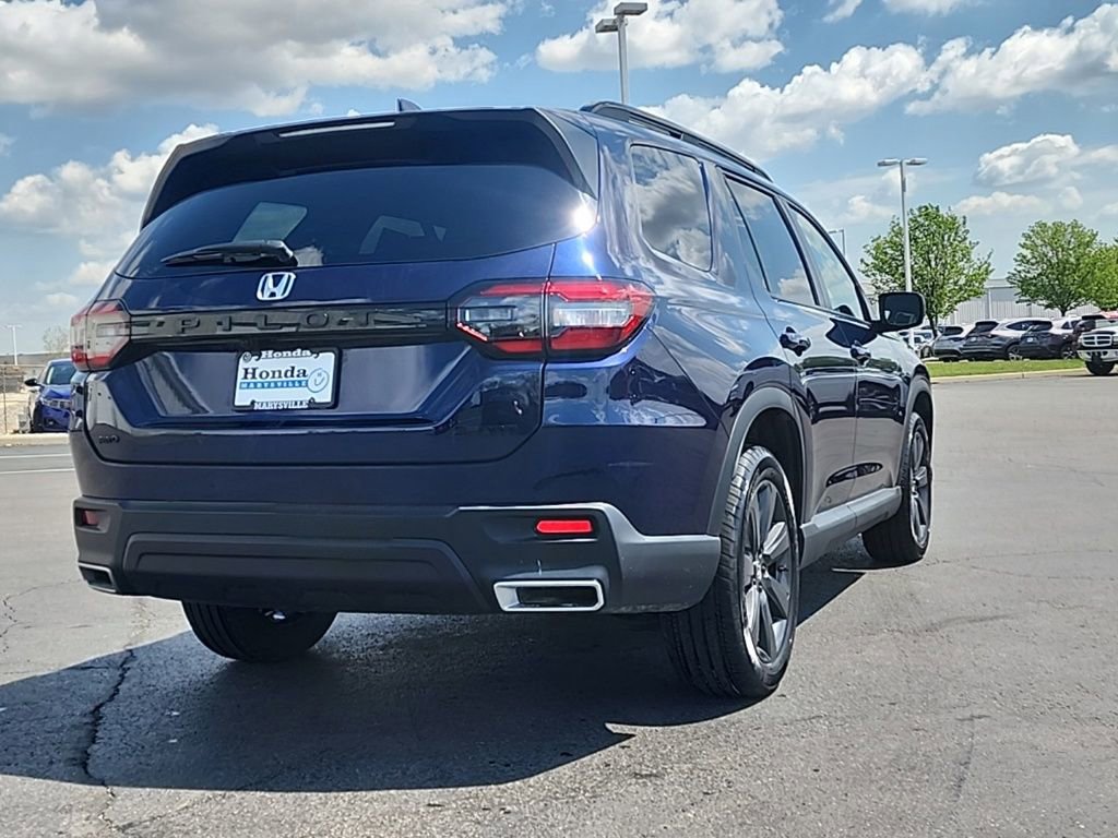 Certified 2025 Honda Pilot Sport image 9