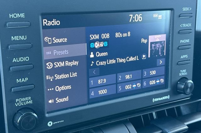 Used 2022 Toyota RAV4 LE image 17