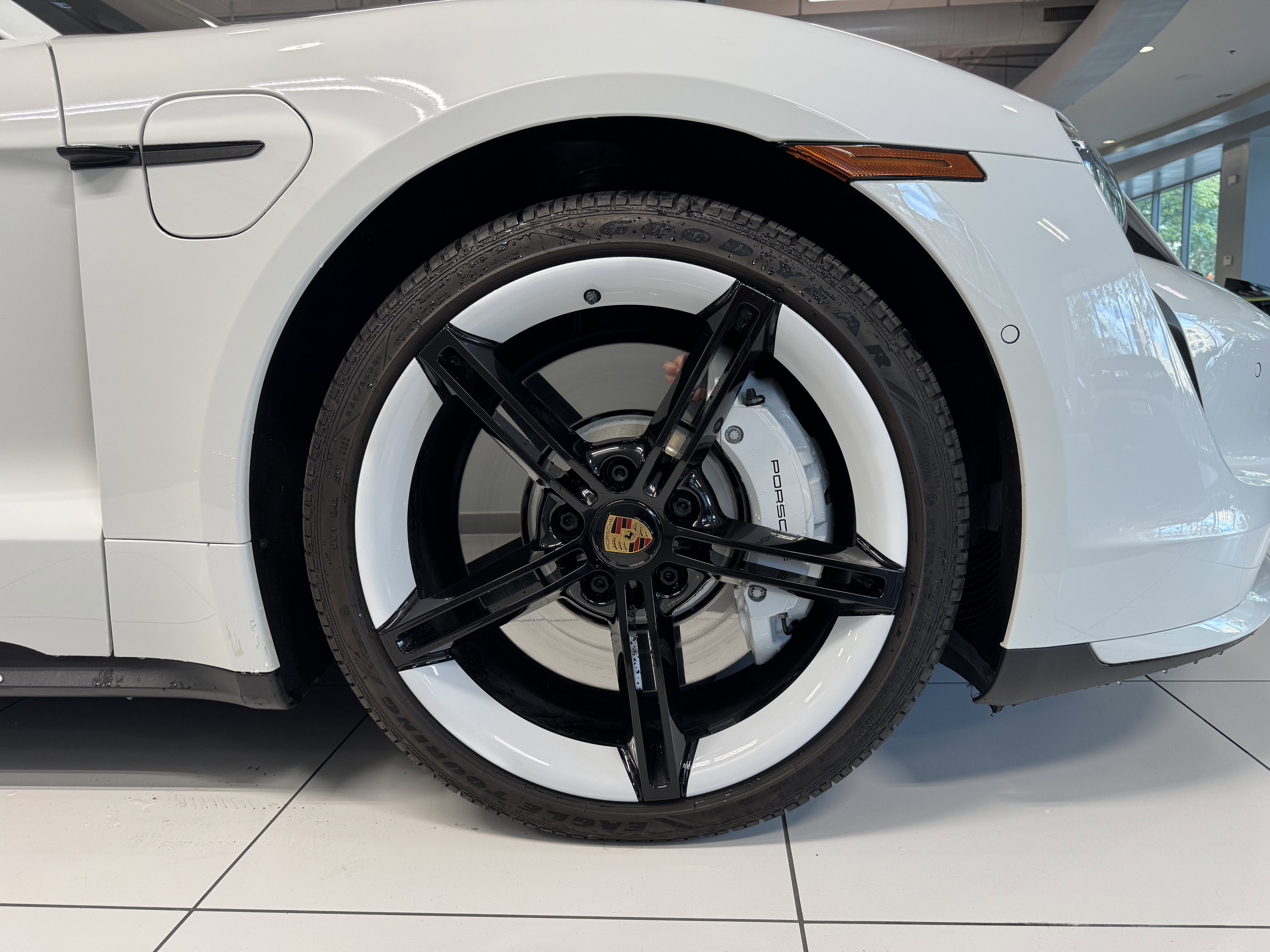 Used 2022 Porsche Taycan image 26