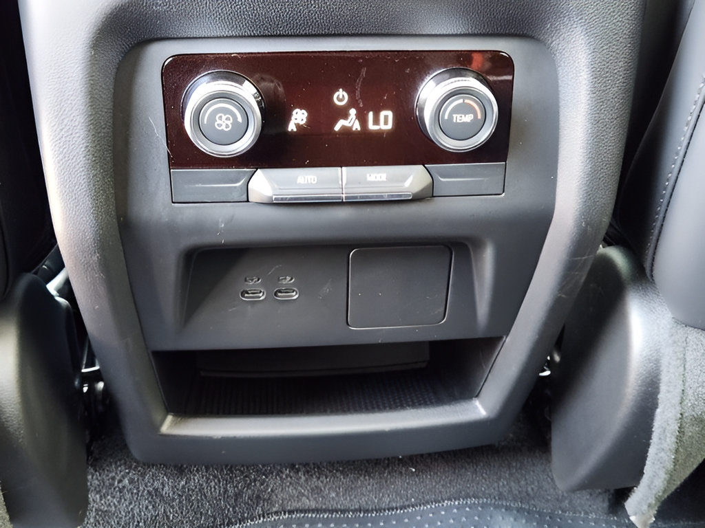 Used 2026 Buick Enclave Sport Touring FWD image 37