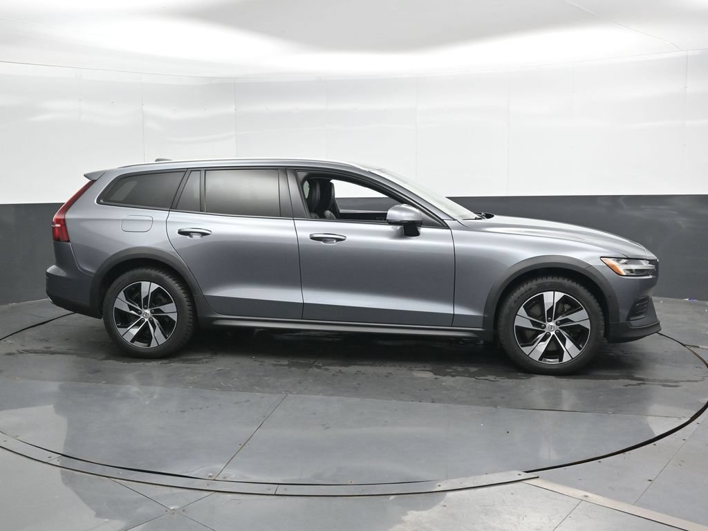 Used 2020 Volvo V60 T5 Cross Country w/ Protection Package AWD/4WD image 5