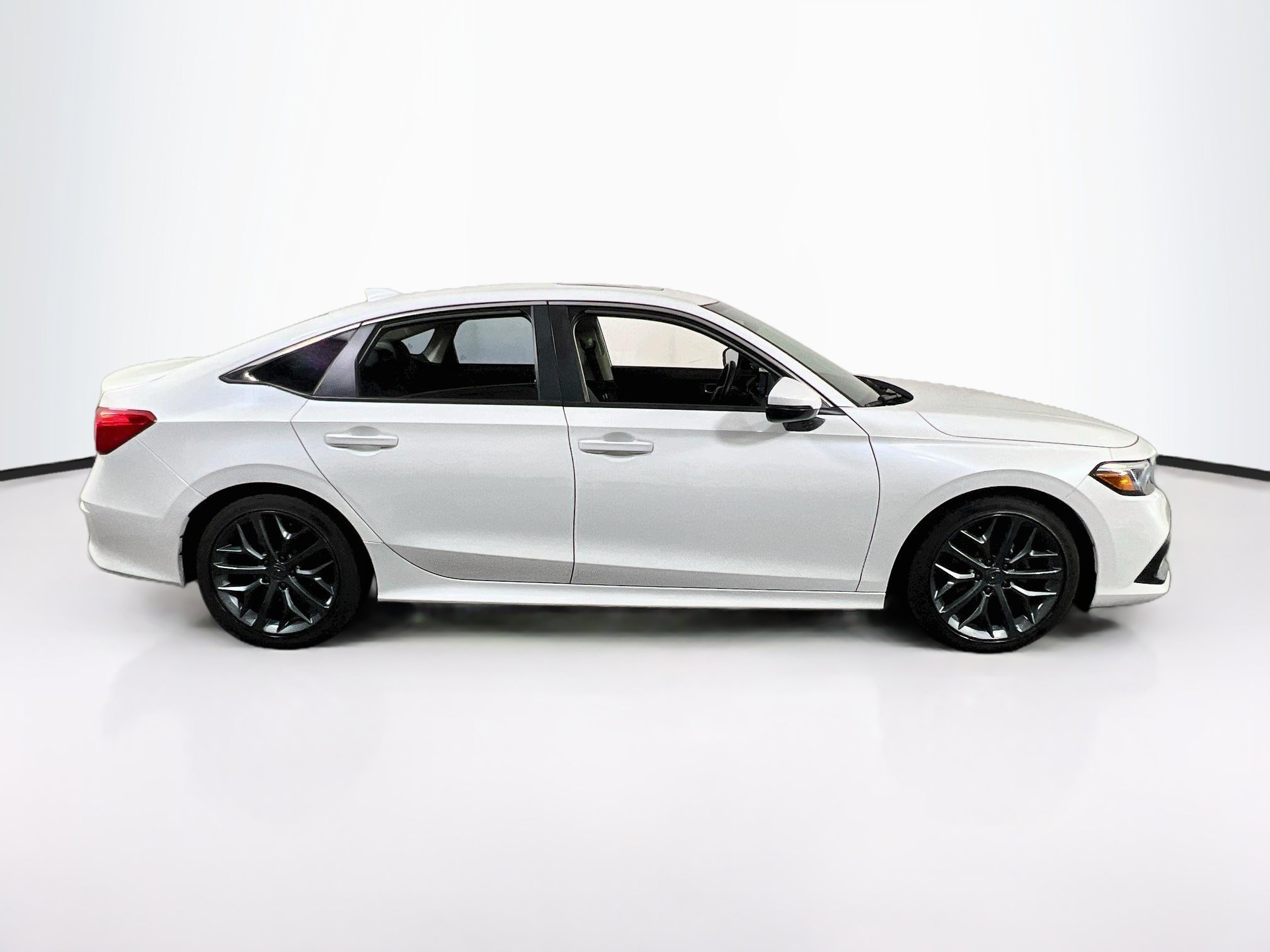 Used 2023 Honda Civic Touring image 4