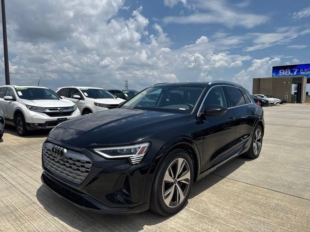 Used 2024 Audi Q8 e-tron Premium Plus w/ Premium Plus Package AWD/4WD image 7