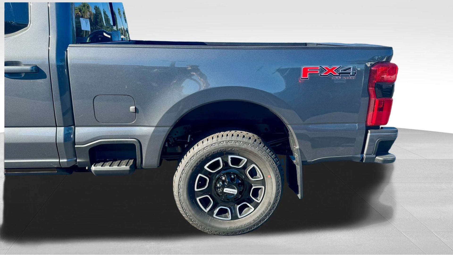 New 2026 Ford F250 Platinum w/ FX4 Off-Road Package image 18