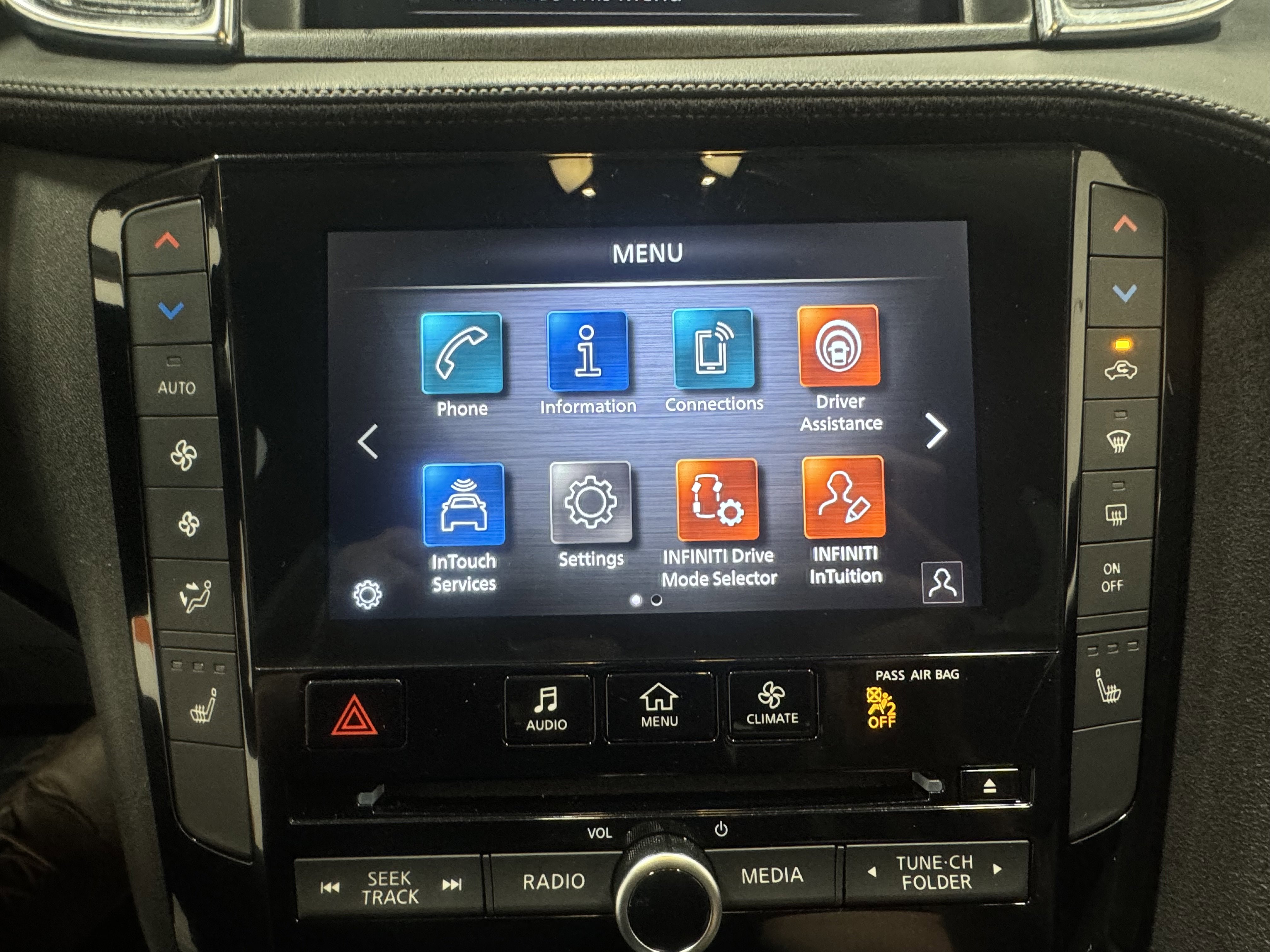 Used 2021 INFINITI QX50 Luxe AWD/4WD image 3