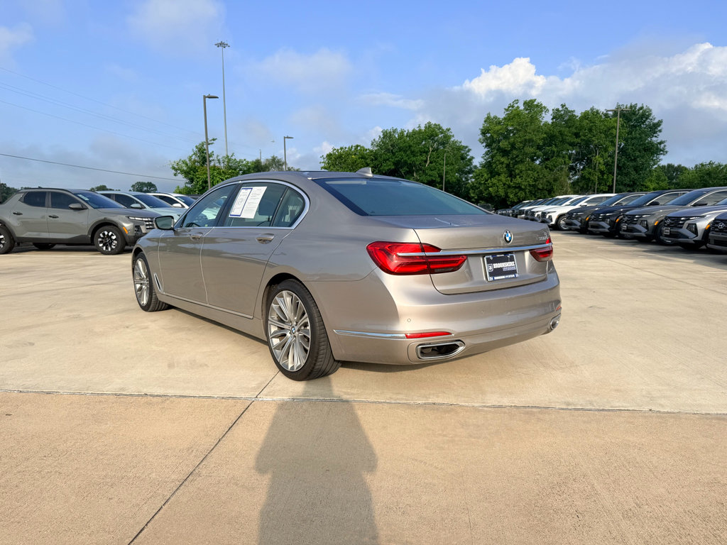 Used 2018 BMW 750i RWD image 7