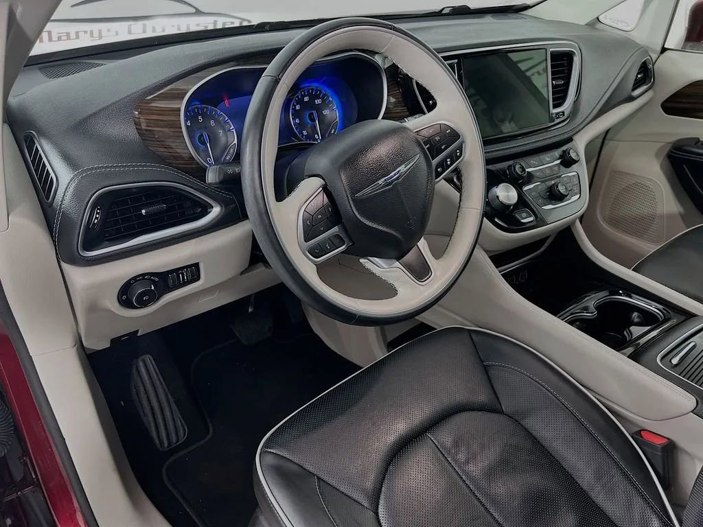 Used 2021 Chrysler Pacifica Limited image 10