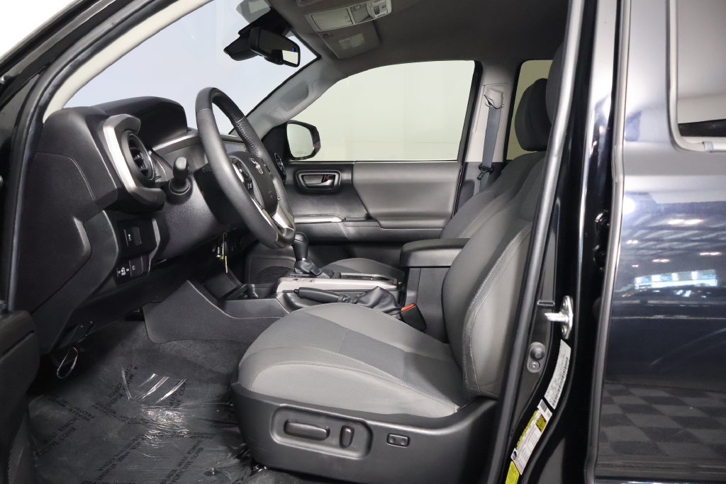 Used 2022 Toyota Tacoma SR5 RWD image 10