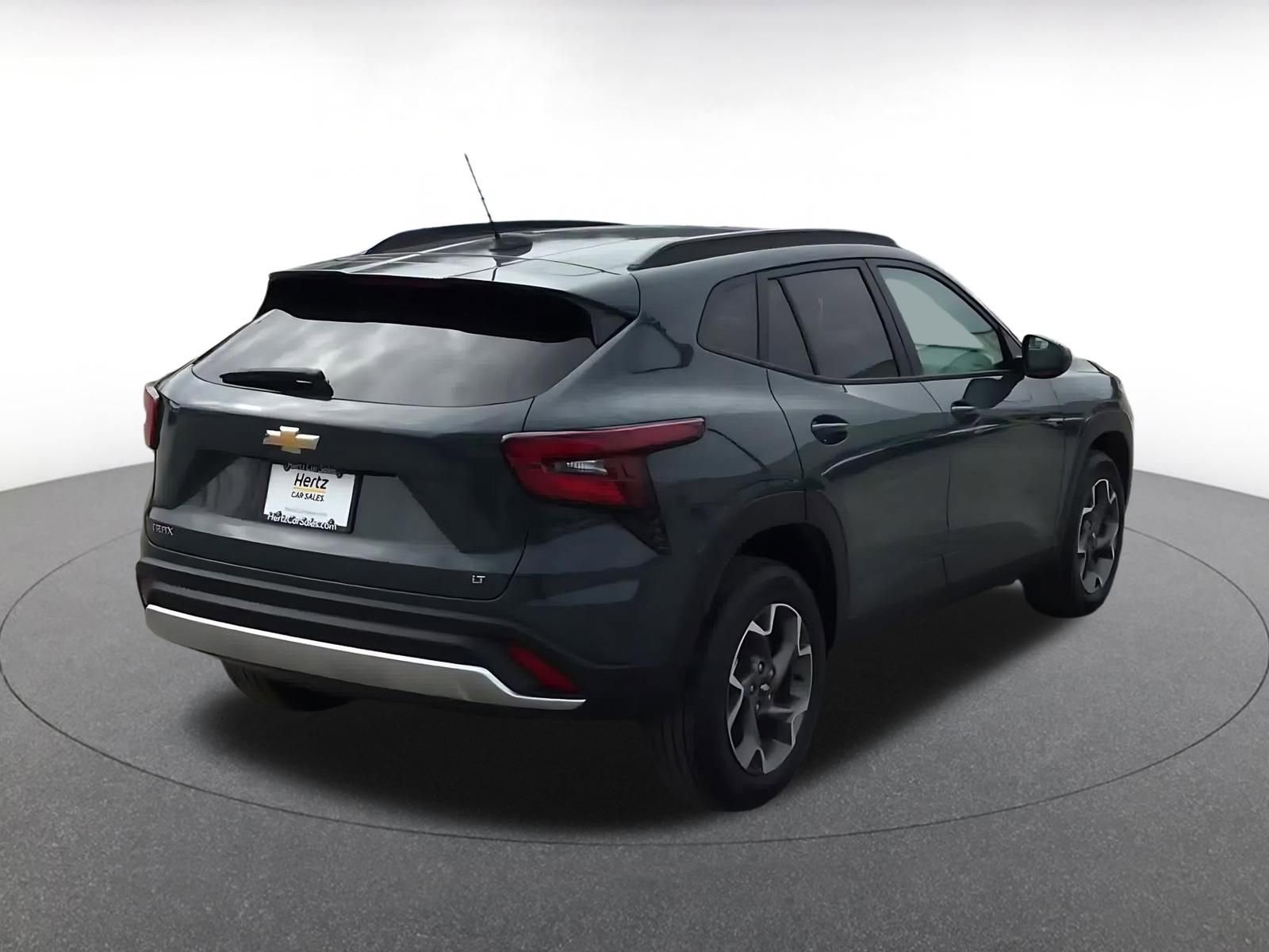 Used 2025 Chevrolet Trax LT image 14