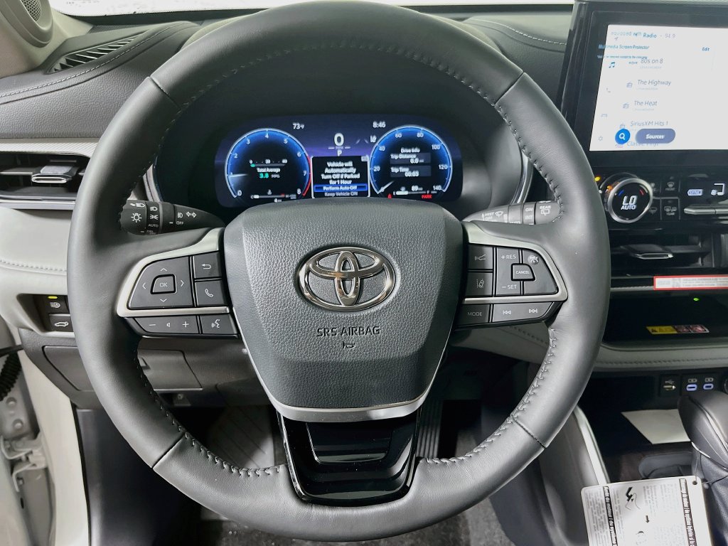 New 2026 Toyota Highlander Platinum AWD/4WD image 15