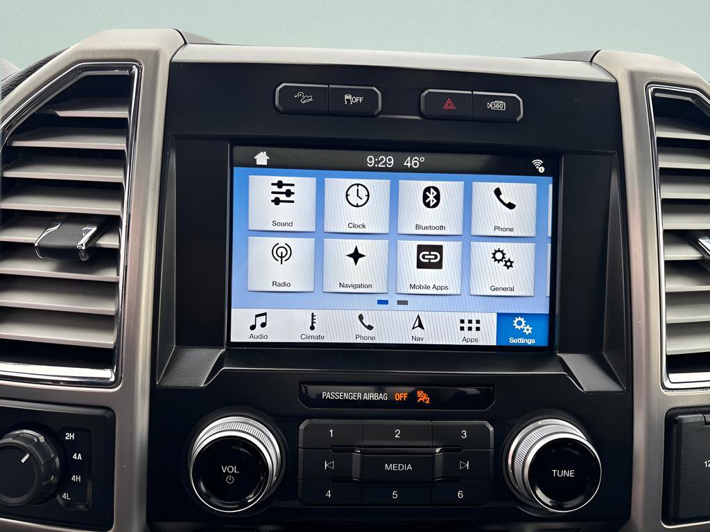 Used 2016 Ford F150 Platinum w/ Equipment Group 701A Luxury image 16