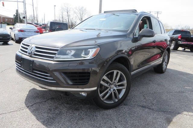 Used 2016 Volkswagen Touareg Sport AWD/4WD image 1