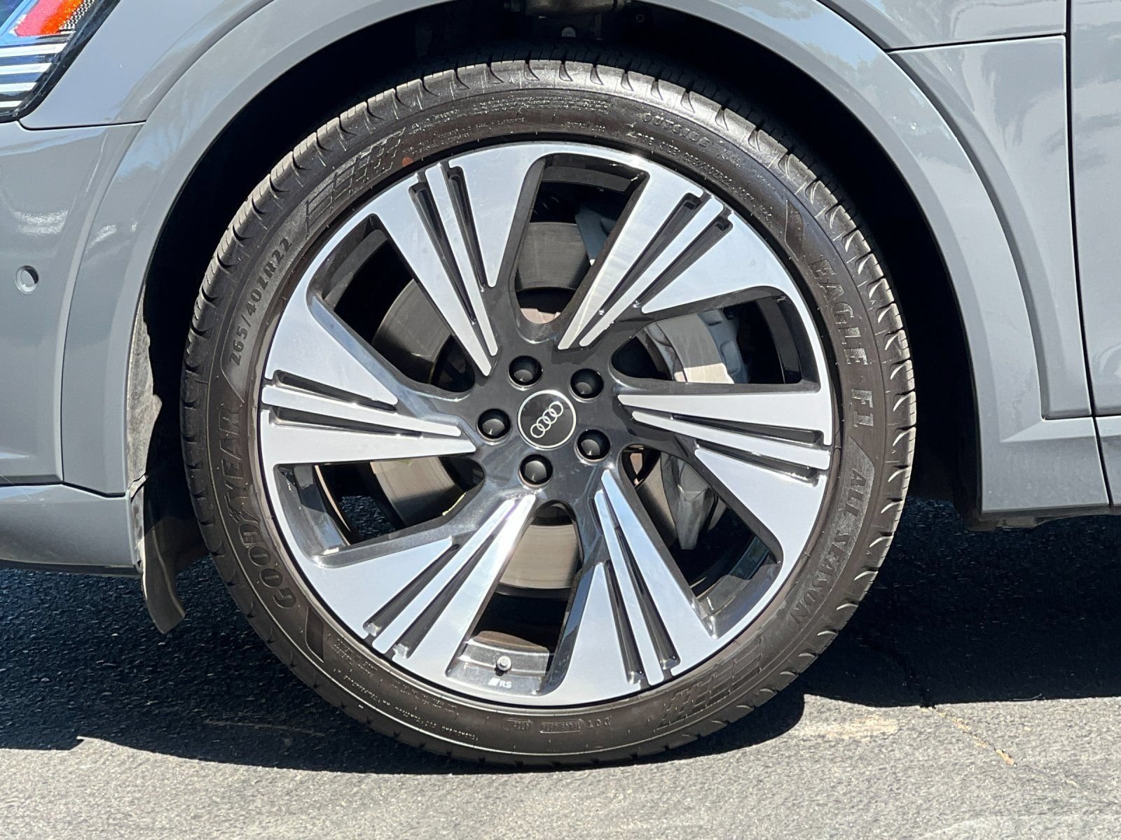 Used 2024 Audi Q8 e-tron Prestige AWD/4WD image 26