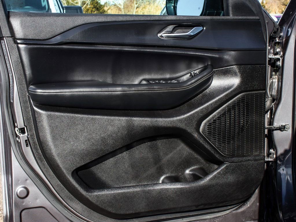 Used 2024 Jeep Grand Cherokee L Laredo AWD/4WD image 8