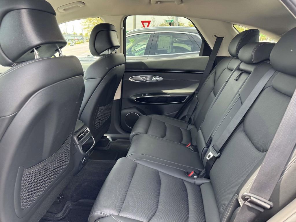 Certified 2025 Genesis GV70 2.5T AWD/4WD image 10