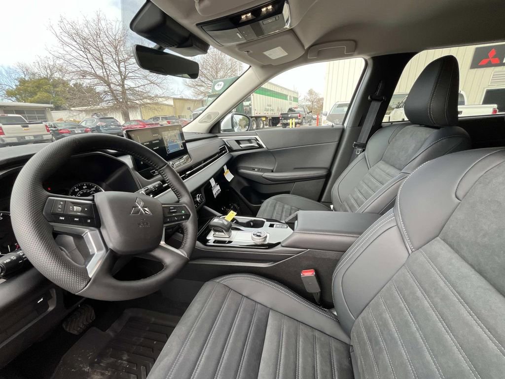 New 2026 Mitsubishi Outlander SE image 10