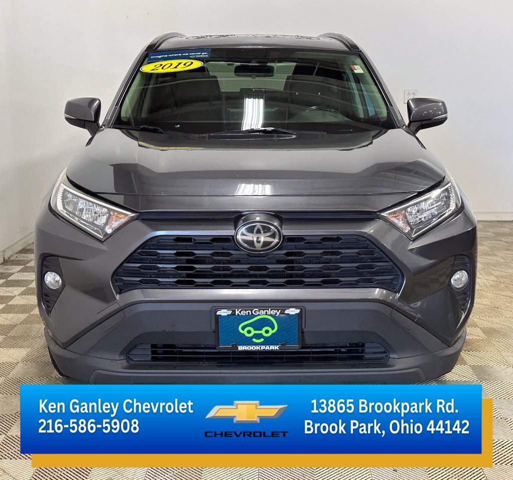 Used 2019 Toyota RAV4 XLE w/ Convenience Package AWD/4WD image 2
