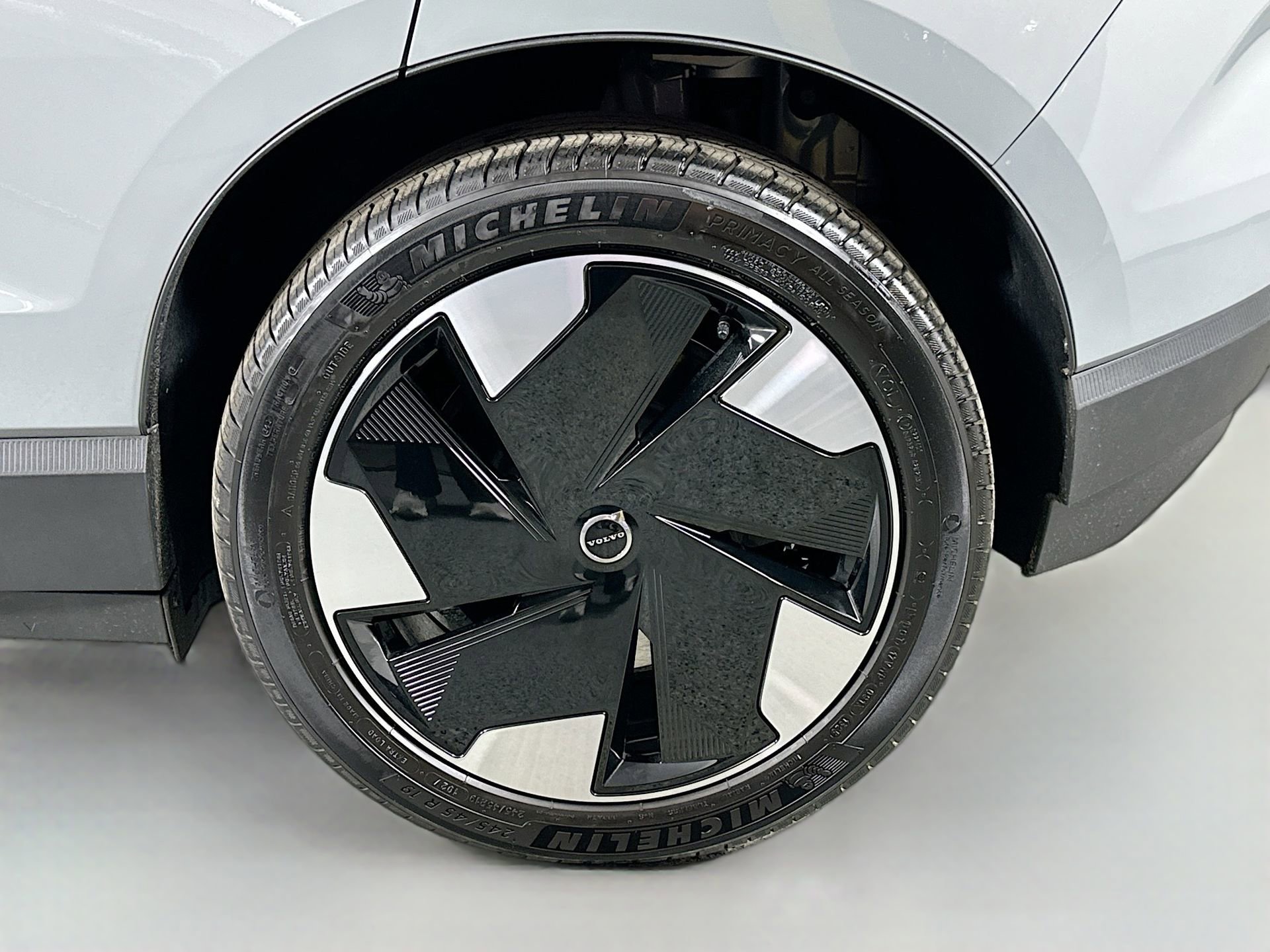 New 2025 Volvo EX30 Plus w/ Protection Package Premier image 30