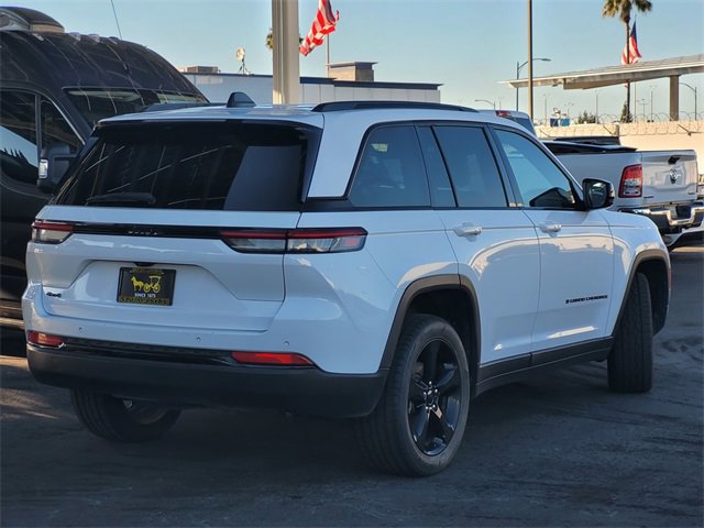 Certified 2023 Jeep Grand Cherokee Altitude image 4