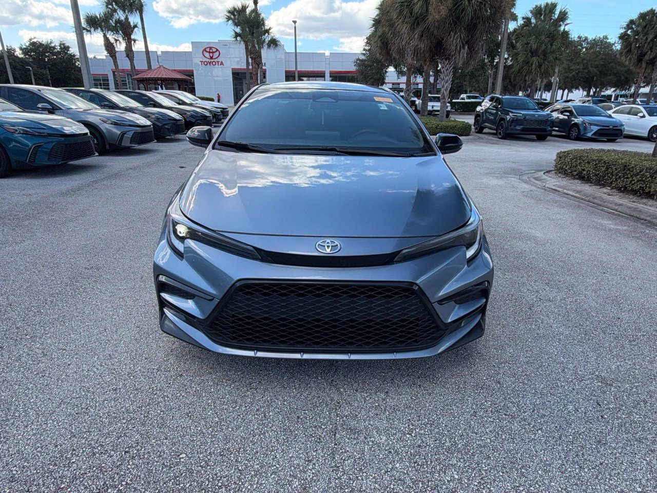 Used 2025 Toyota Corolla SE FWD image 5