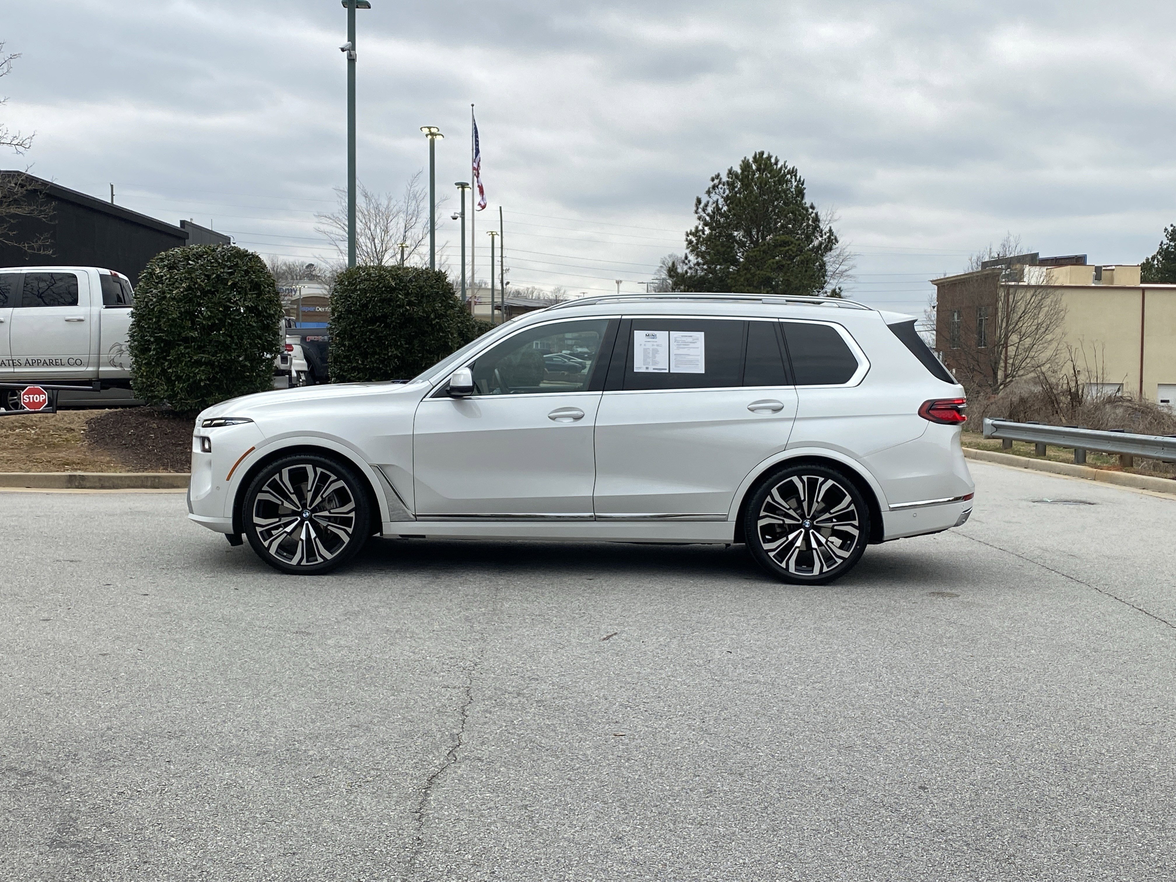 Used 2024 BMW X7 xDrive40i w/ Premium Package image 15