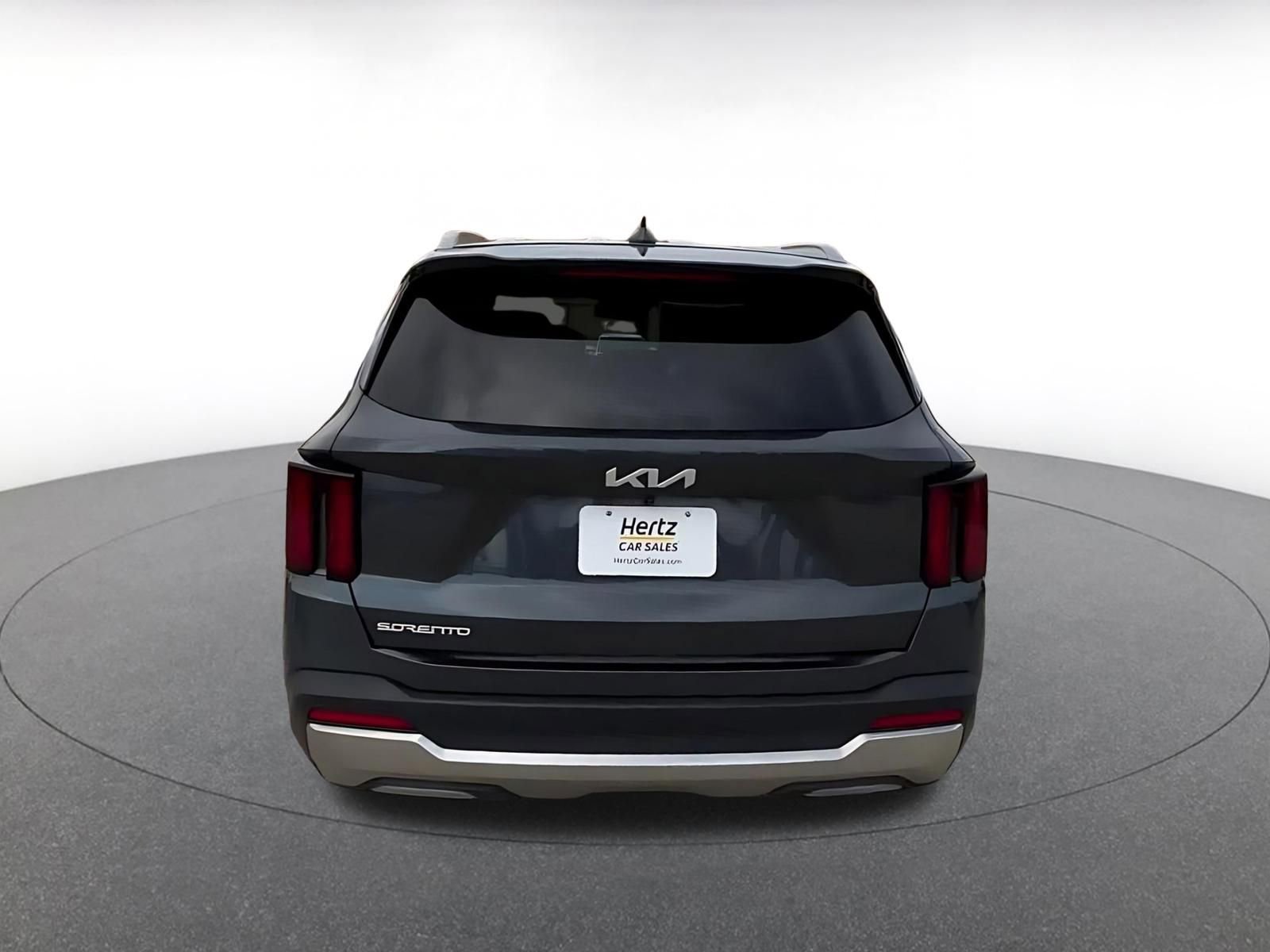 Used 2024 Kia Sorento S image 12