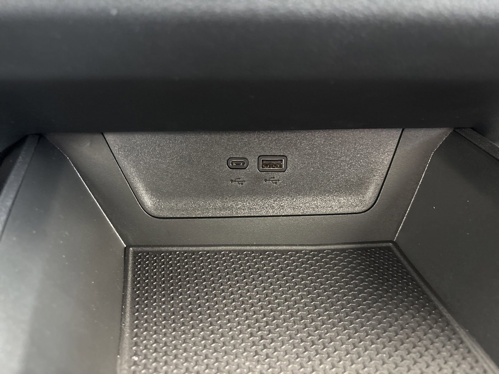 New 2026 Chevrolet Equinox LT w/ Convenience Package II FWD image 27