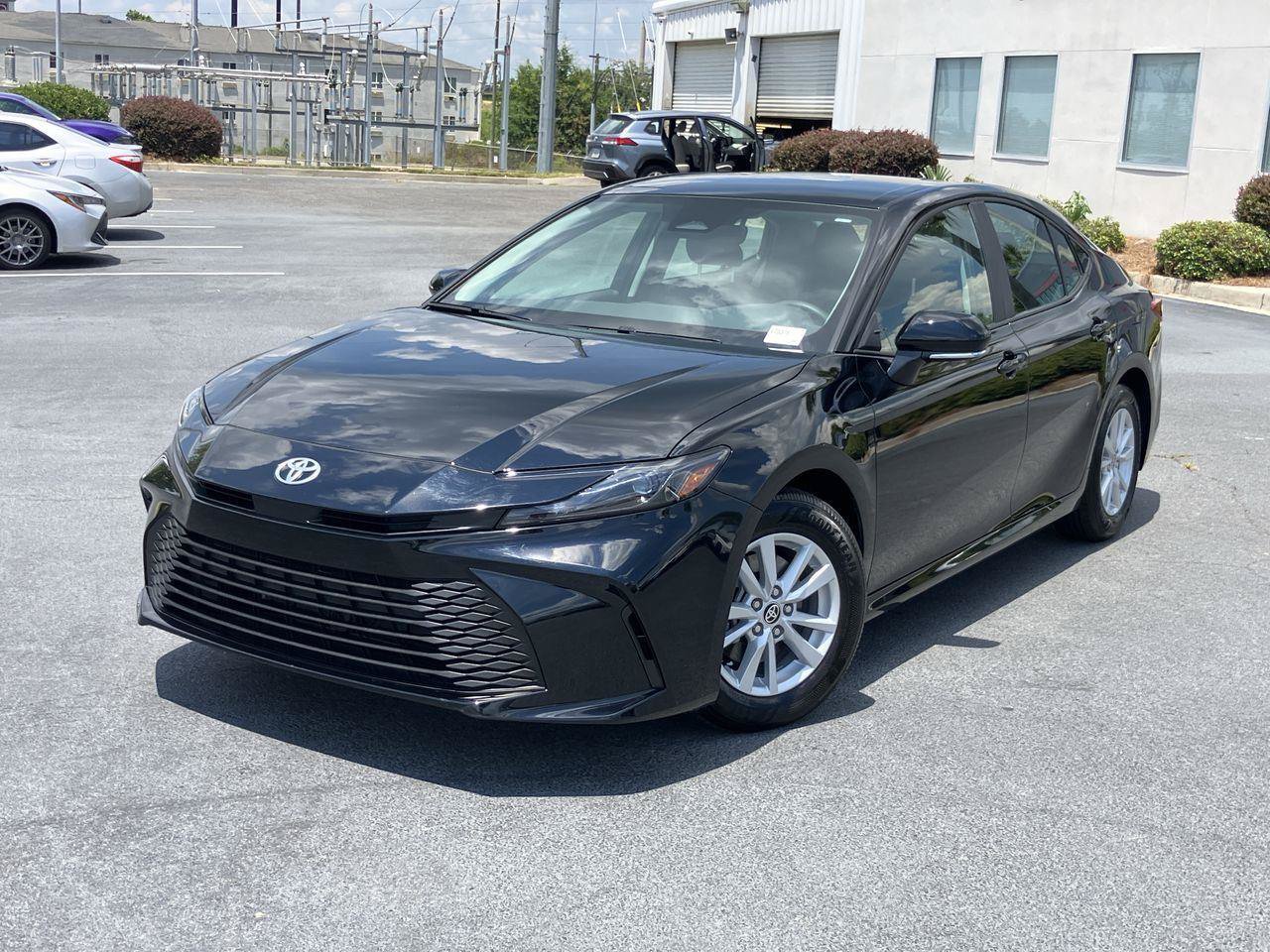 Used 2026 Toyota Camry LE w/ Convenience Package FWD image 1