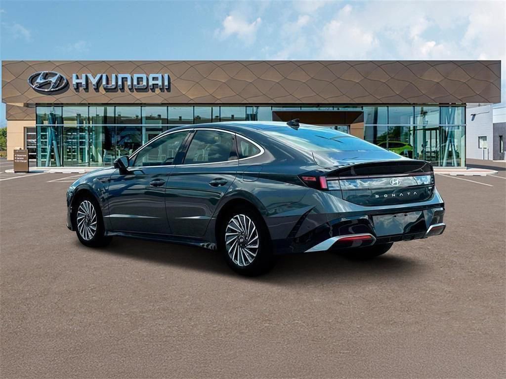 New 2025 Hyundai Sonata Limited image 5