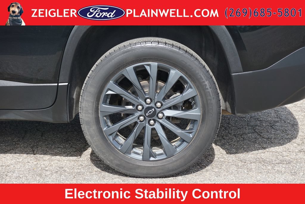 Used 2023 Chevrolet Traverse RS AWD/4WD image 9