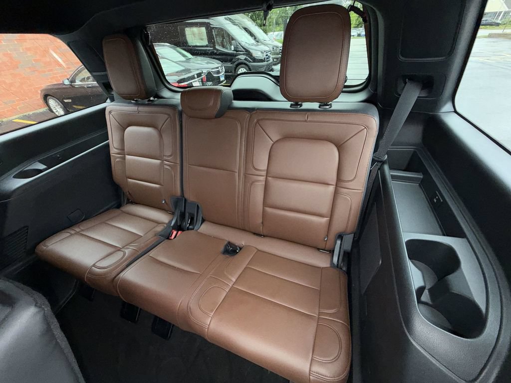 Used 2024 Lincoln Navigator Reserve AWD/4WD image 27