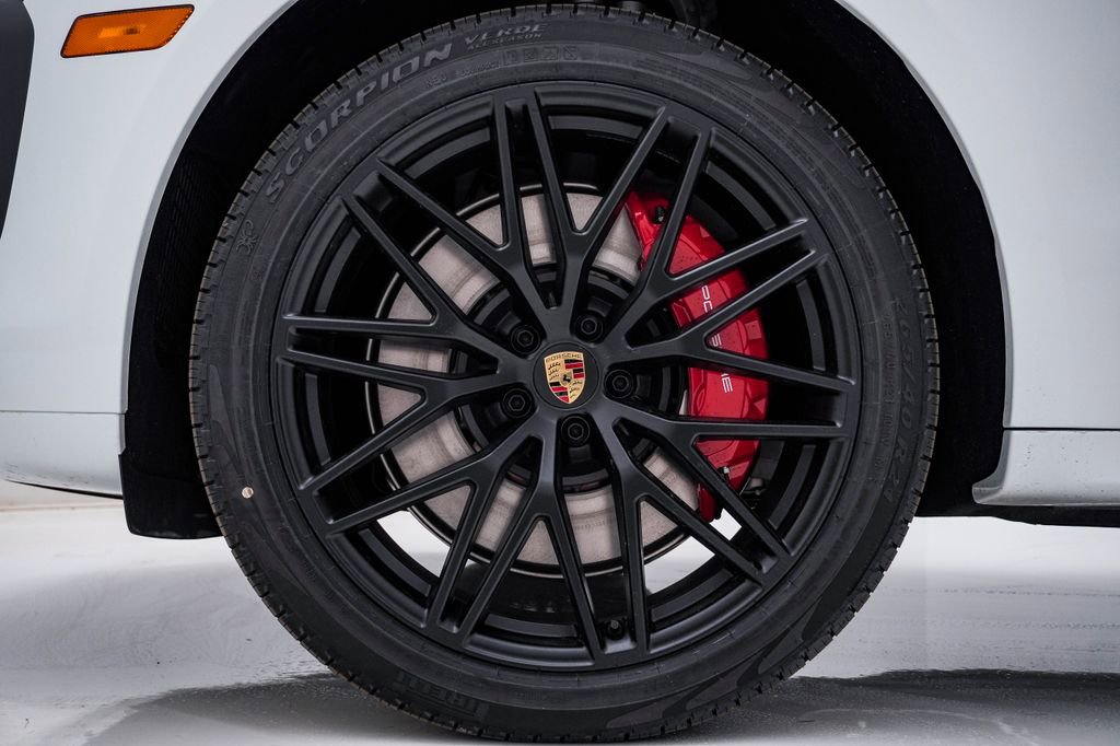 New 2026 Porsche Macan GTS AWD/4WD image 13
