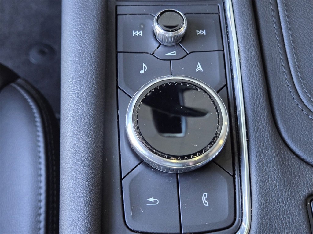 Used 2025 Cadillac XT6 Premium Luxury image 32