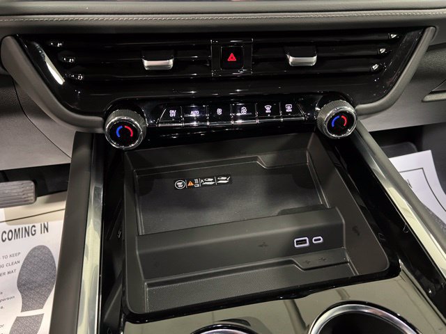 Used 2025 Chevrolet Tahoe LT AWD/4WD image 31