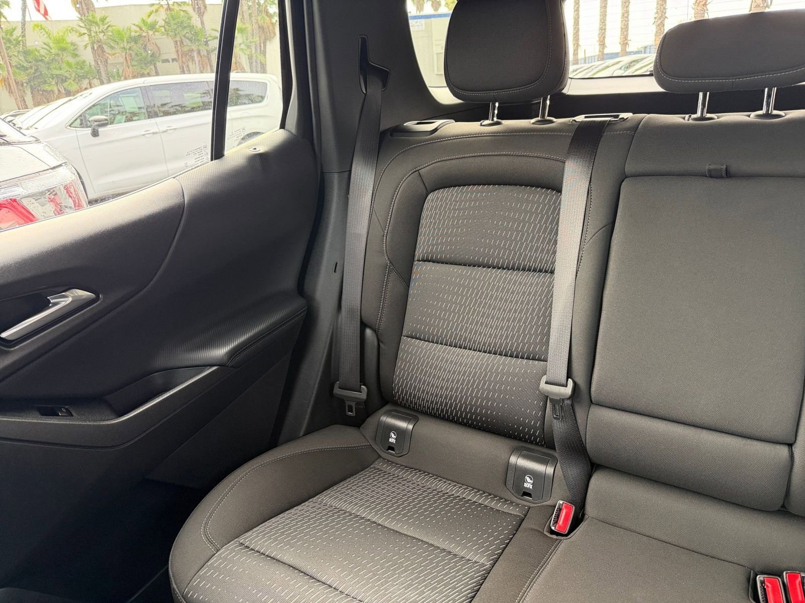 Used 2025 Chevrolet Equinox LT image 40