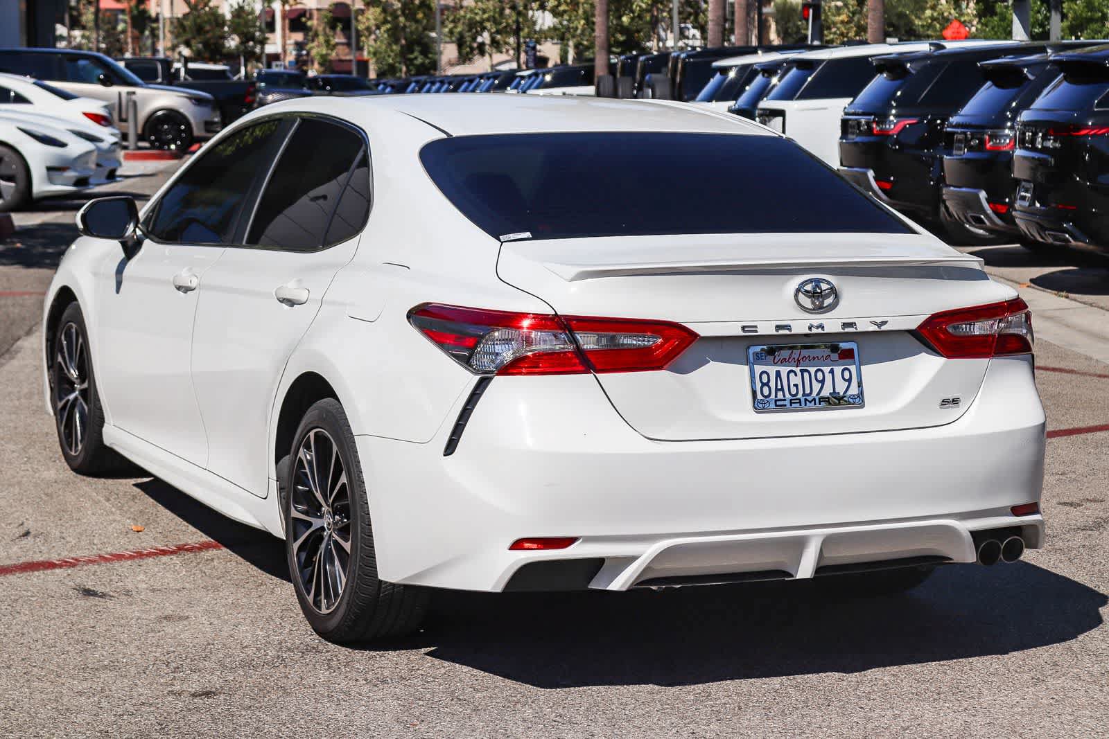 Used 2018 Toyota Camry SE FWD image 6