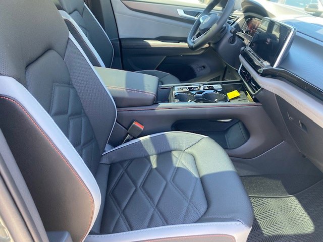 New 2026 Volkswagen Atlas Peak Edition AWD/4WD image 12
