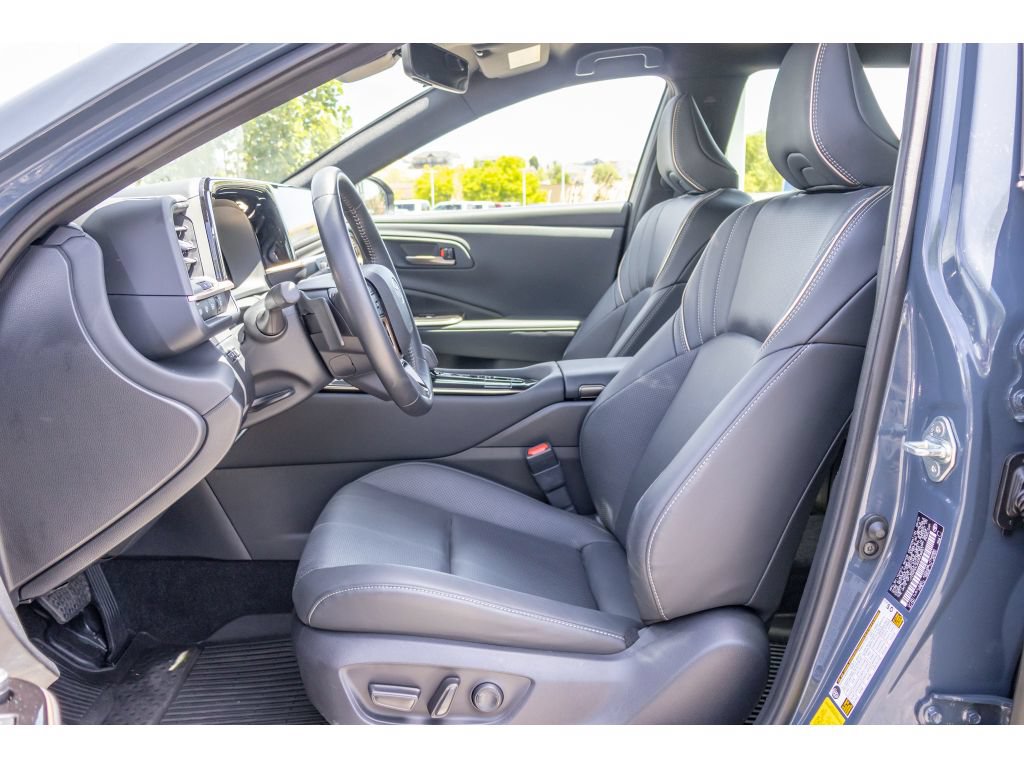 Used 2025 Toyota Crown Signia w/ Tow-Hitch Package (TMS) AWD/4WD image 15