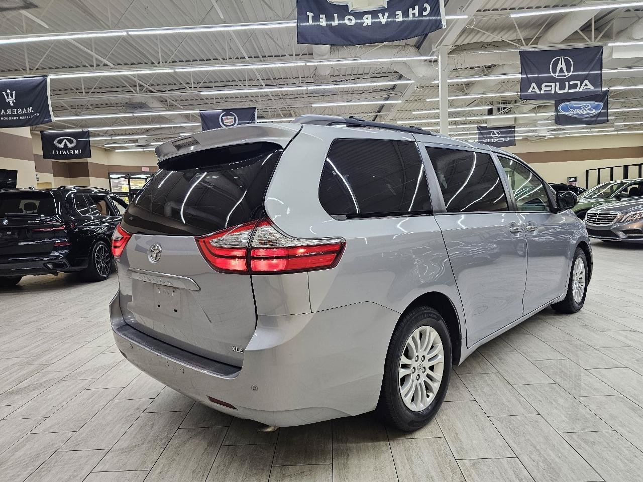 Used 2015 Toyota Sienna XLE w/ XLE Navigation Package FWD image 6
