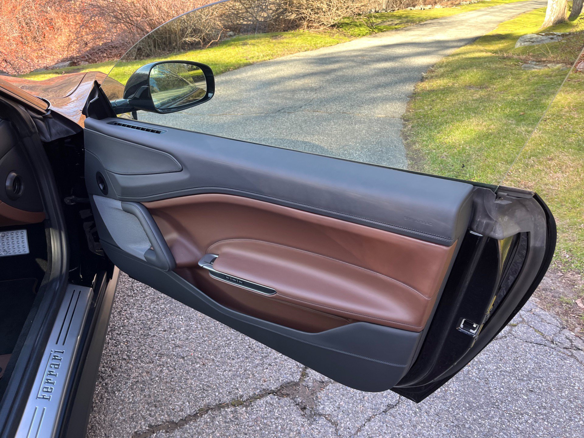 Used 2018 Ferrari GTC4Lusso T RWD image 16