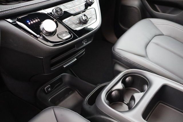 New 2026 Chrysler Pacifica Select FWD image 24