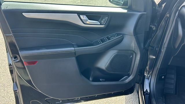 Certified 2021 Ford Escape SE w/ SE Sport Appearance Package image 16