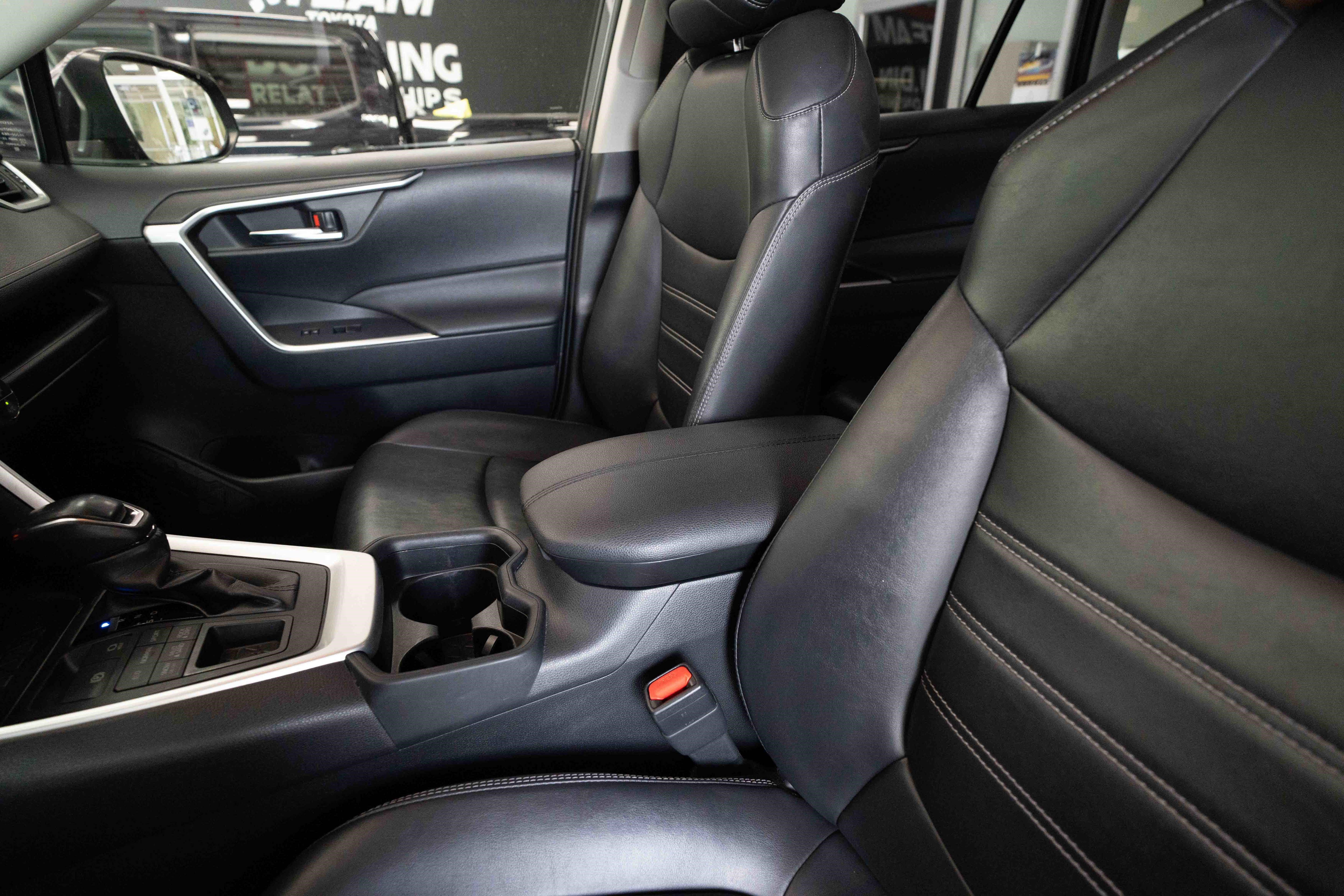 Used 2019 Toyota RAV4 XLE Premium w/ All Weather Liner Package AWD/4WD image 10