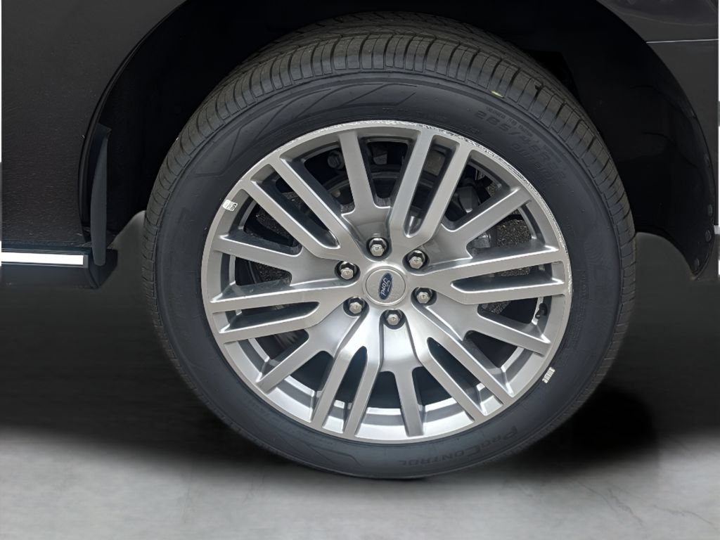 Used 2023 Ford Expedition Limited RWD image 3