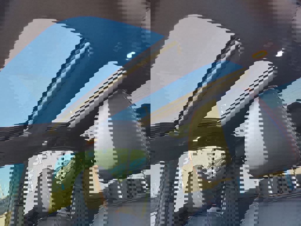 Used 2022 Nissan Maxima SR image 32