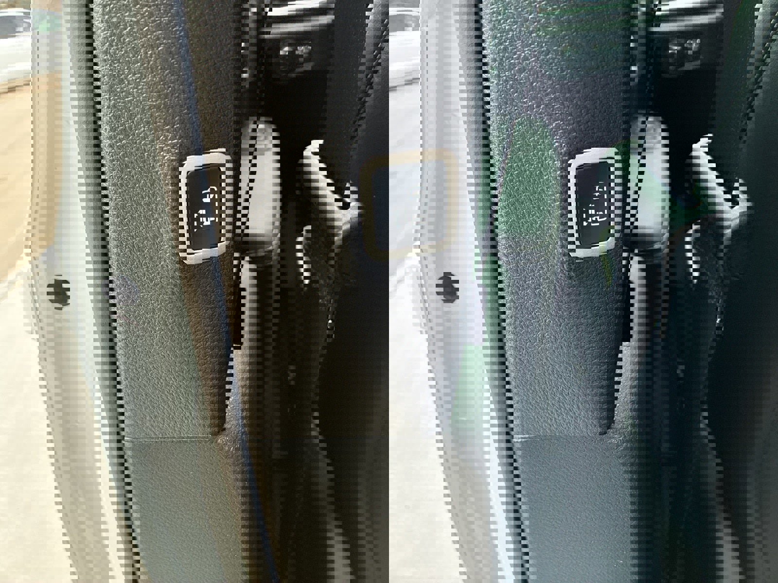 New 2026 Chrysler Pacifica Limited w/ Uconnect Theater Family Group image 18